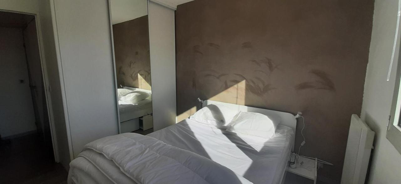 Residence De La Plage Appart A 2 Pas De La Plage Et Du Marche Сен-Сиприен Экстерьер фото